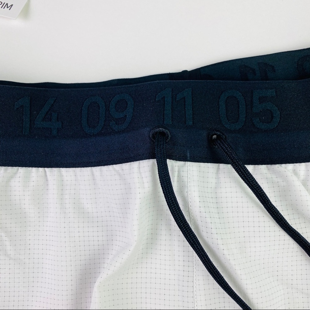Nike Men’s Tech Pack Running Shorts 2-in-1, 5-inch - Picture 4 of 6